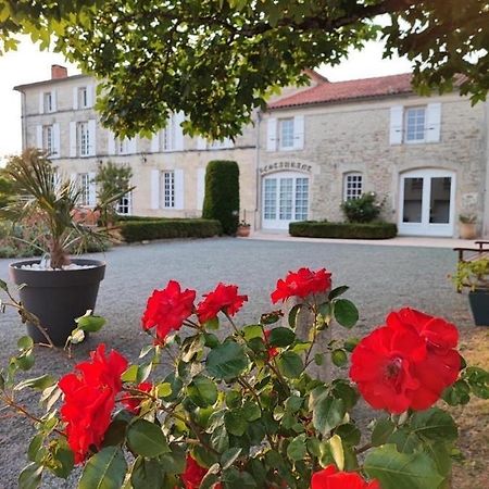 Hotel Logis Domaine Du Prieure Tonnay-Boutonne Exteriér fotografie