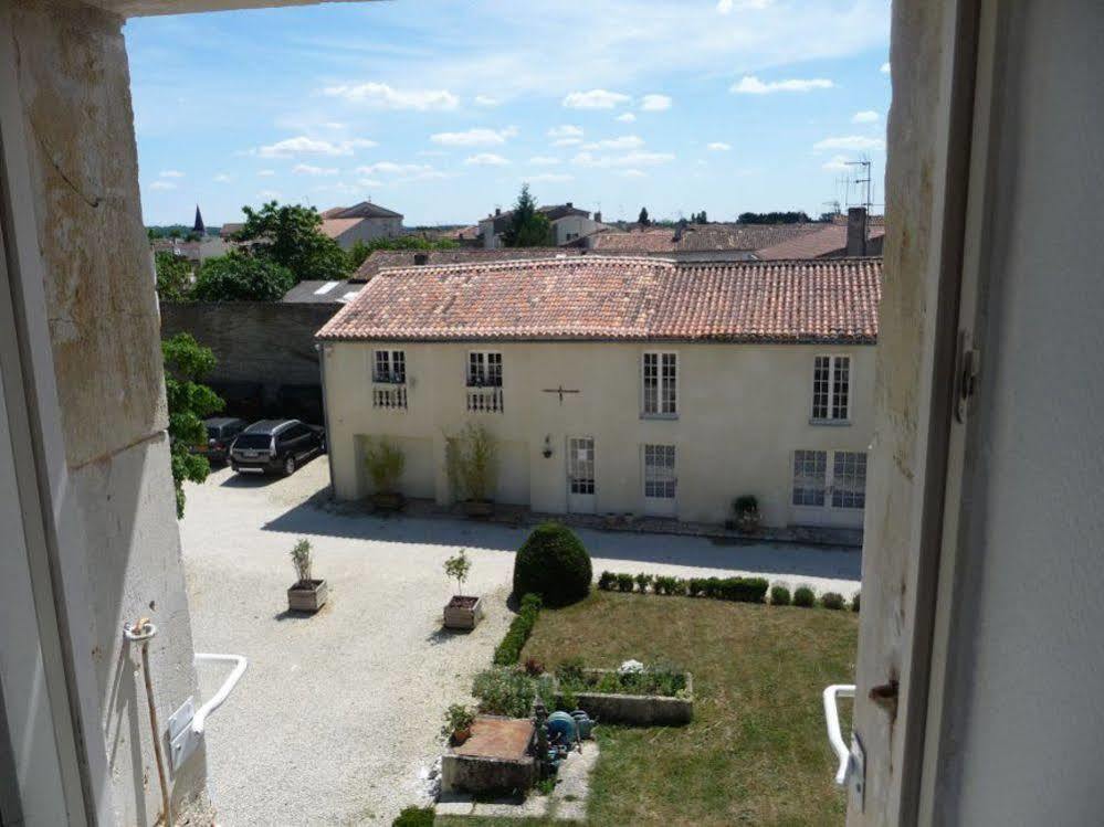 Hotel Logis Domaine Du Prieure Tonnay-Boutonne Exteriér fotografie